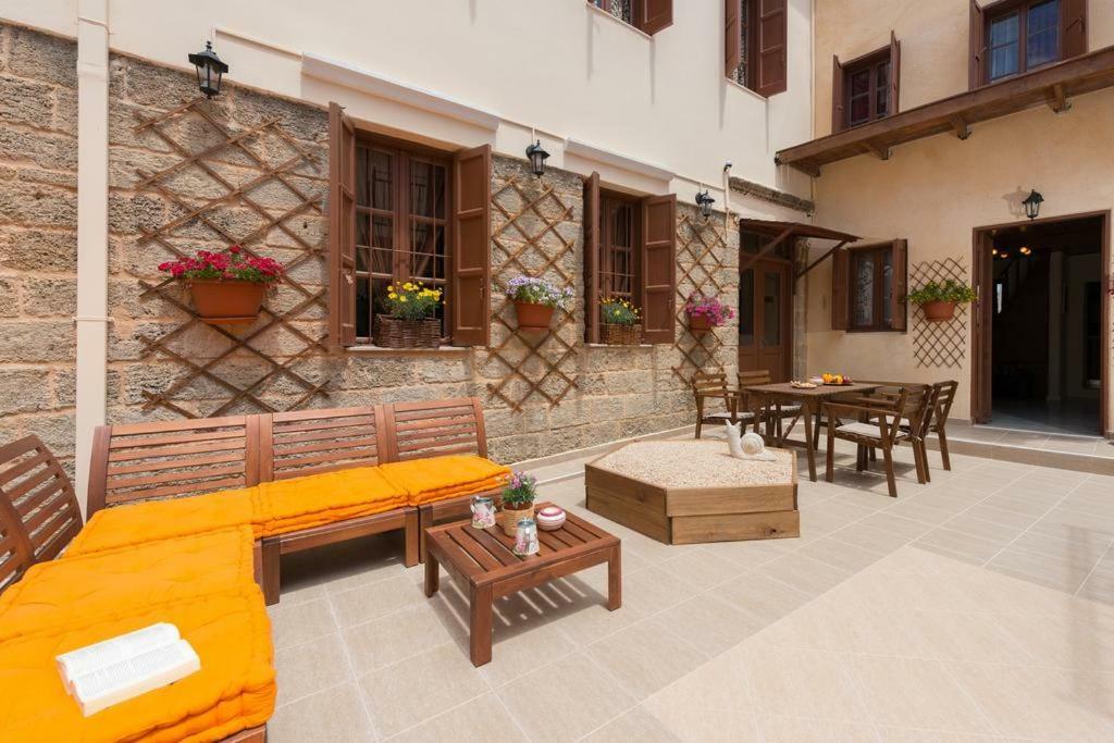 The White House Of Rhodes Rhodes City Exterior foto